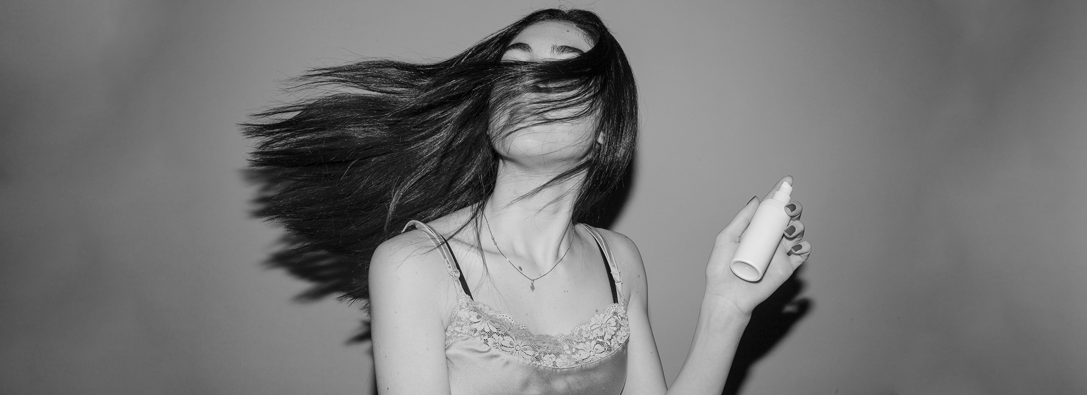 GÜÇLÜ SAÇ VE TIRNAKLAR İÇİN KOLAJEN